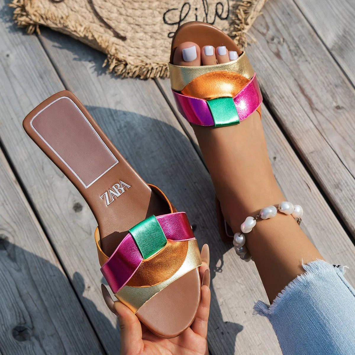 Women's Summer Fashion Slippers With Solid Color Comfortable Stylish Design Features