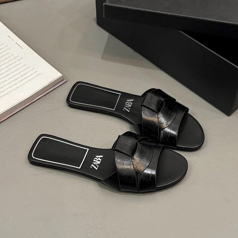 Women's Summer Fashion Slippers With Solid Color Comfortable Stylish Design Features