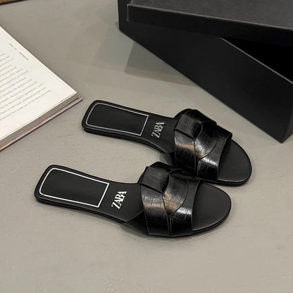 Women's Summer Fashion Slippers With Solid Color Comfortable Stylish Design Features